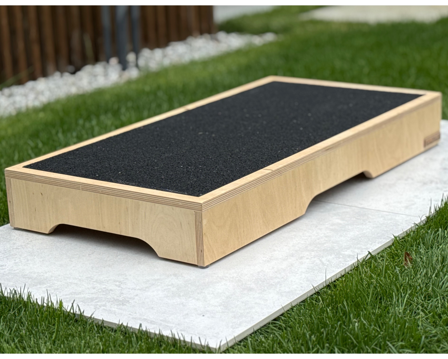 Hund Step & Train – Trainingspodest aus Holz für Hunde